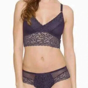 Blush Lingerie lace bralette‎ and panty set size Small.